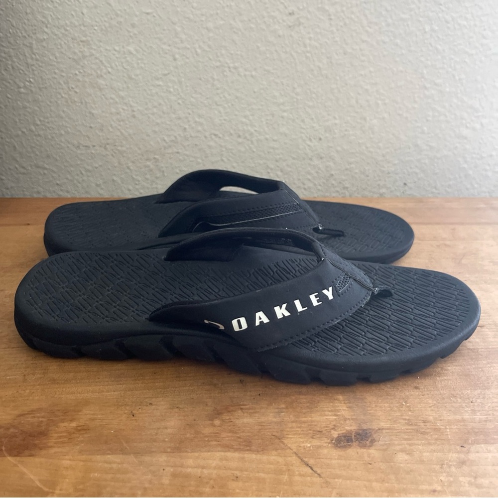 Oakley Men's Operative Sandals 2.0 Blackout 13477-02E Flip Flop Slides Sz 8